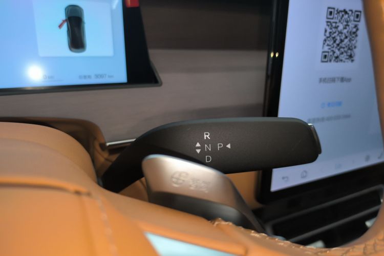 BYD HanL 2025 صورة سيارة #14