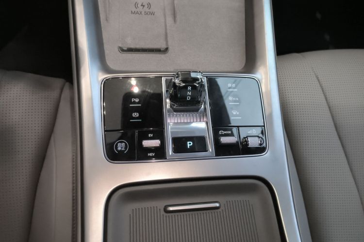 BYD Seal 07 DM-i 2025 car image #14