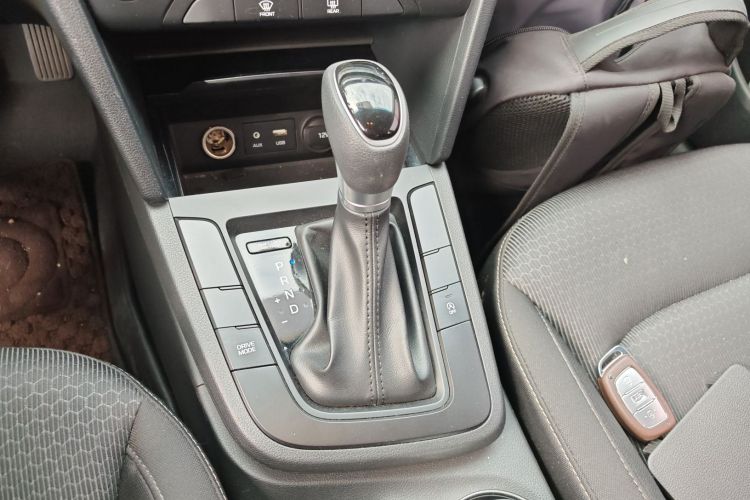 Hyundai Elantra AD 2019 car image #14