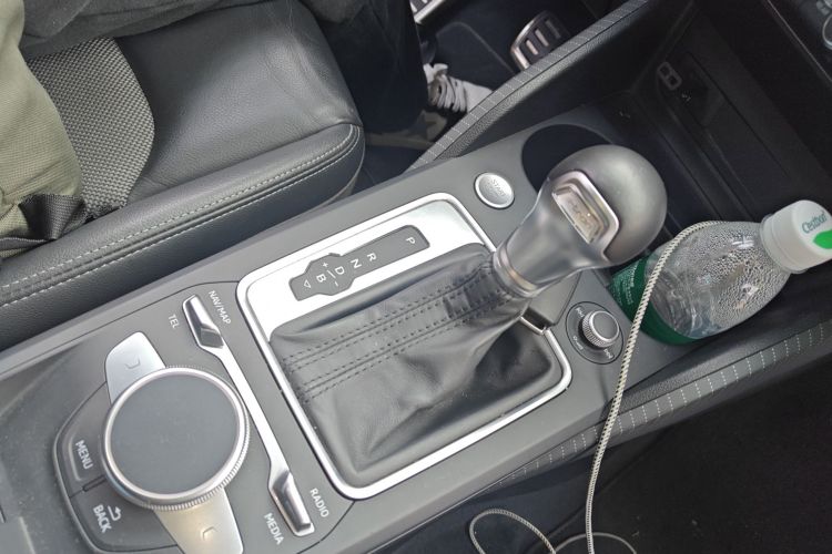 Q2L e-tron 2020 car image #14