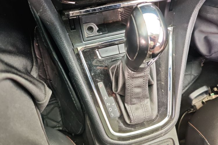 Volkswagen C-Trek 2018 immagine di auto #14