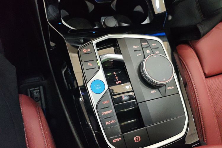 BMW iX3 2024 car image #14