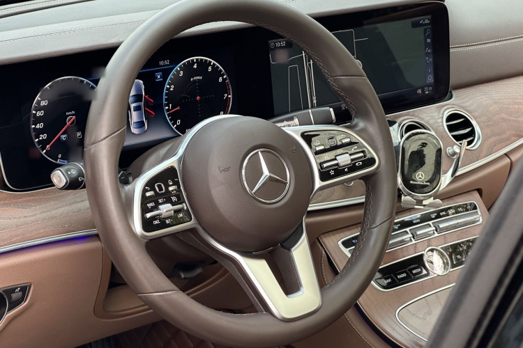 Mercedes-Benz E Class 2020 car image #14
