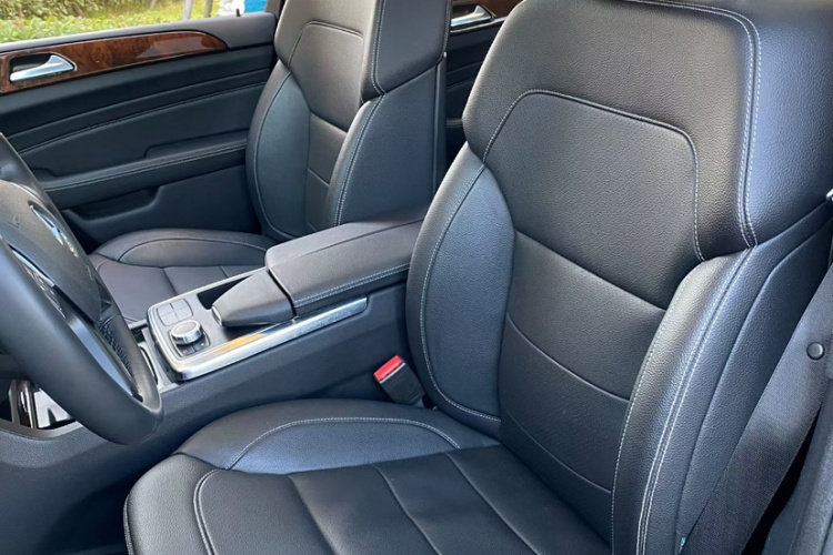 Mercedes-Benz M Class 2015 car image #14