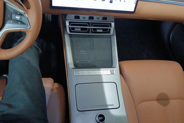 BYD HanL 2025 car image #14