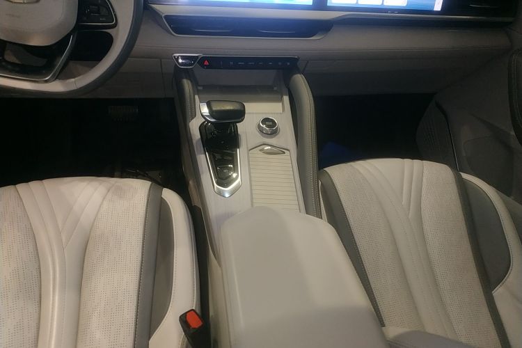 GEELY 2023 car image #14