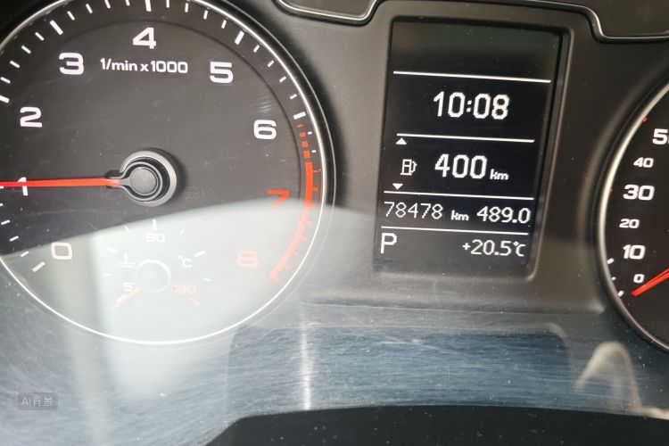 Audi Q3 2018 car image #14