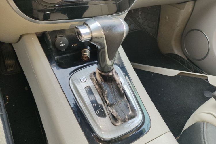 Forthing JOYEAR XV 2016 imagem de carro #14