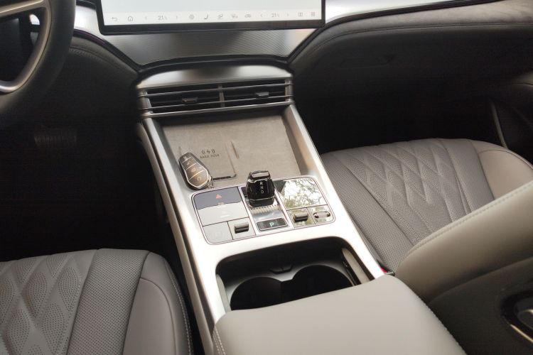 BYD Seal 07 DM-i 2025 car image #14