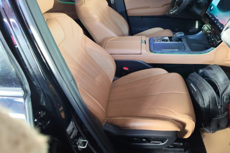 GAC Trumpchi ES9 2023 #14 GAC Trumpchi ES9 2023 car image #14