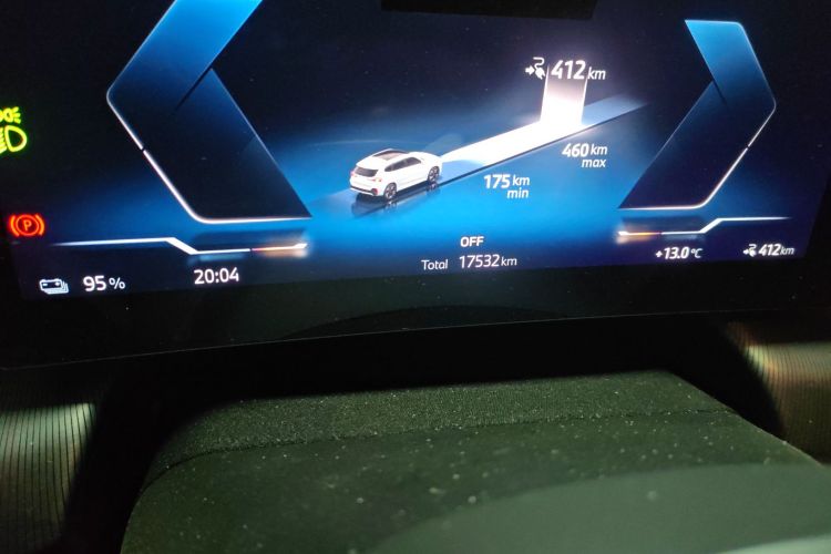 BMW iX1 2024 car image #14