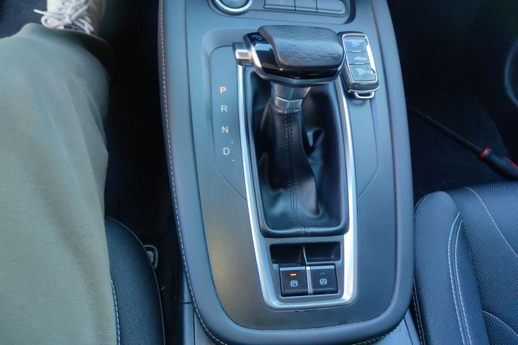 X70M 2022 car image #14