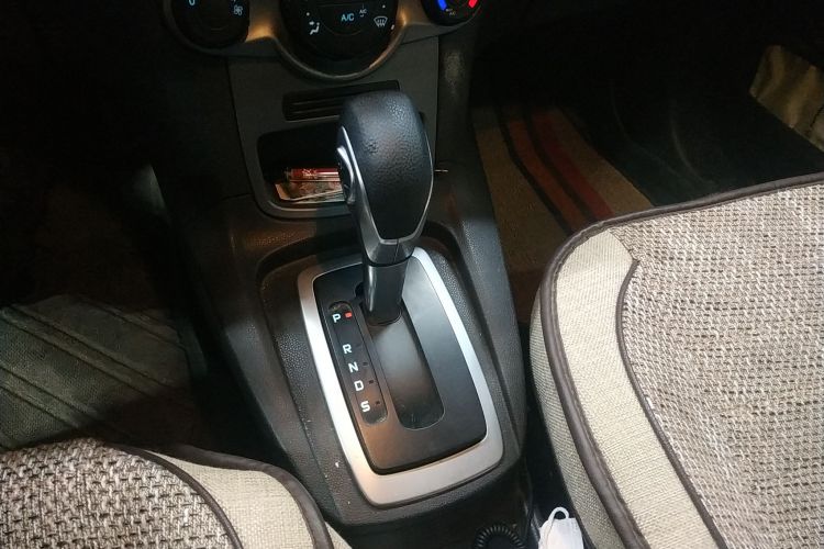 Ford Fiesta 2016 car image #14