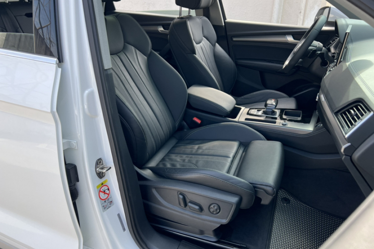 Audi Q5L 2022 car image #14