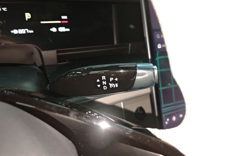 哪吒汽车 哪吒S猎装 2025 汽车图片 #14