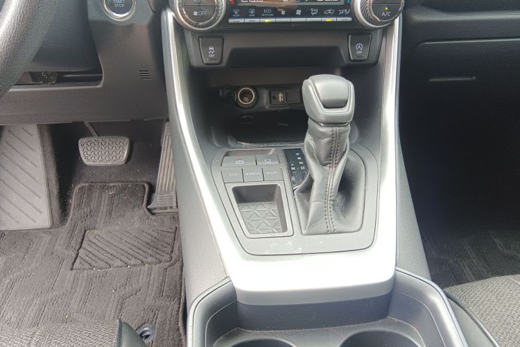 Toyota RAV4 2020 car image #14