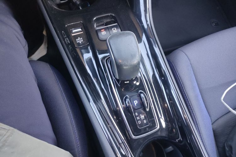 Toyota C-HR EV 2021 immagine di auto #14