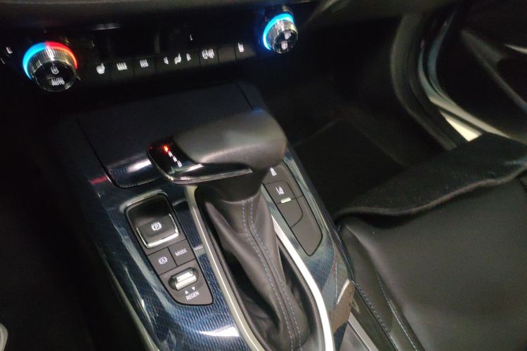 Chevrolet Charm 2022 car image #14