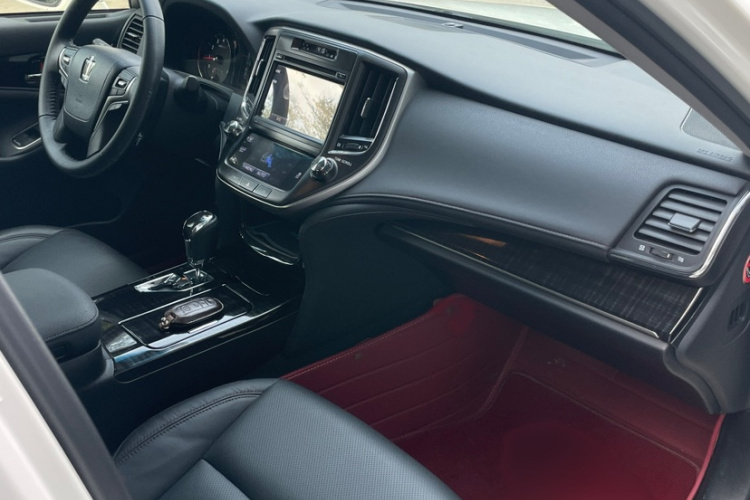 丰田 皇冠 2017 #14 丰田 皇冠 2017 汽车图片 #14