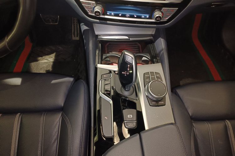 BMW 5 Series (Imported) 2019 #14 BMW 5 Series (Imported) 2019 car image #14