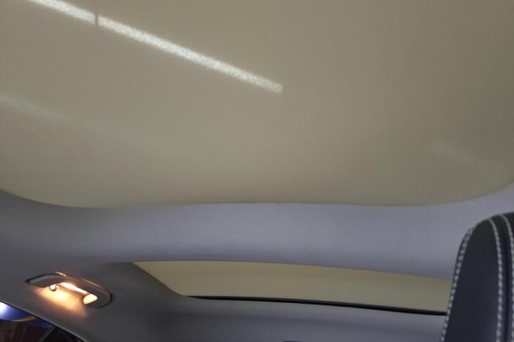 Mercedes-Benz GLA Class 2018 car image #14