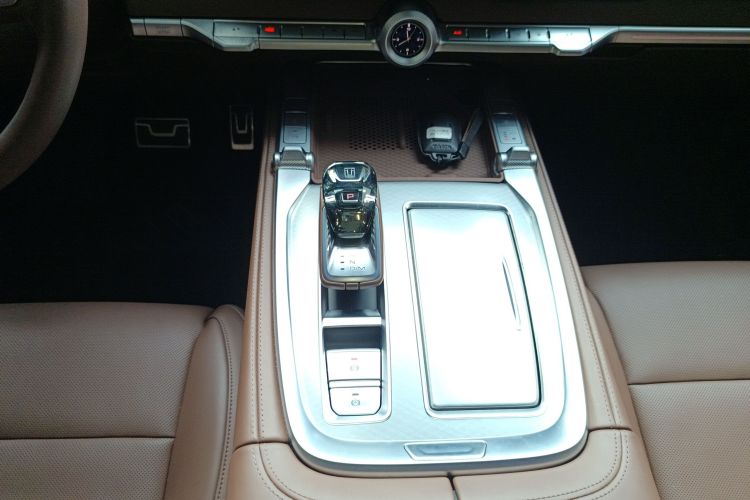 Tank 700 New Energy 2025 car image #14