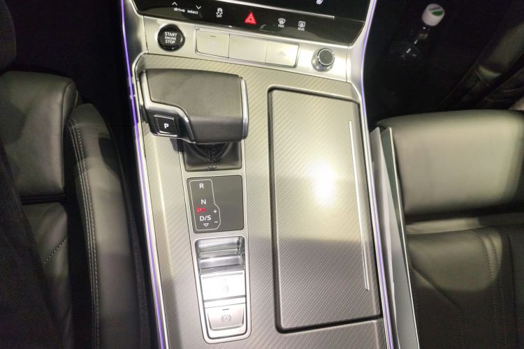 Audi A7 2022 car image #14