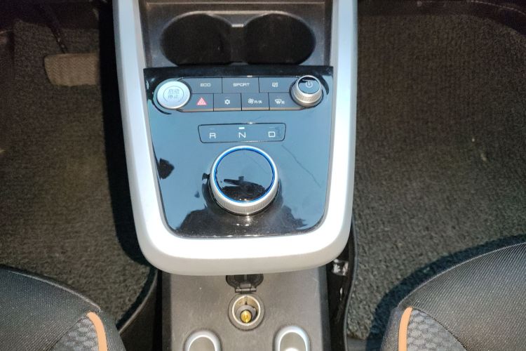 BYD e1 2021 car image #14