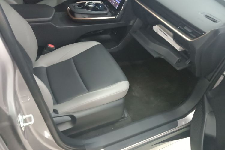 Toyota bZ3 2023 immagine di auto #14