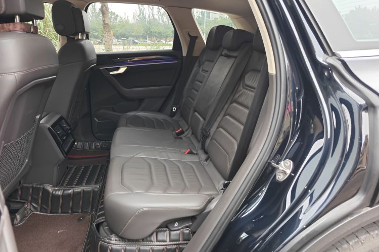 Volkswagen Touareg 2019 car image #14