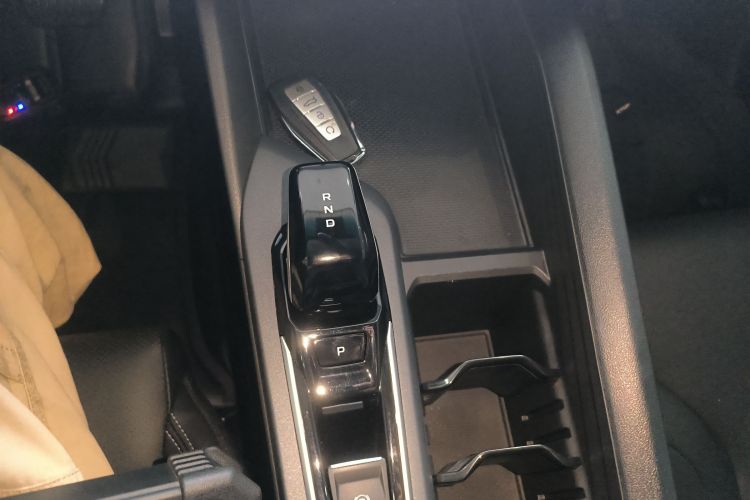 GEELY Binray 2024 car image #14