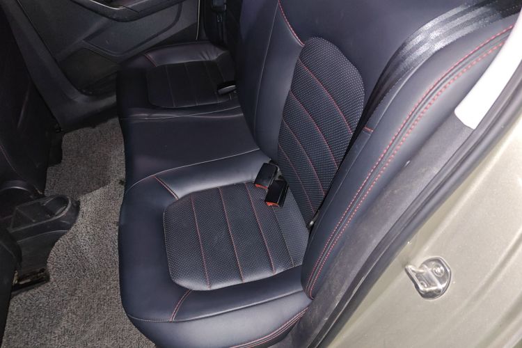Skoda Rapid 2017 car image #14