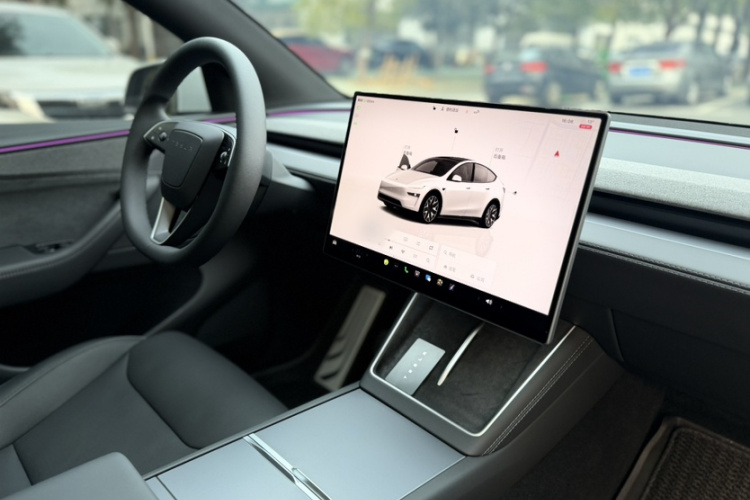 特斯拉 Model Y L 2025 汽车图片 #14