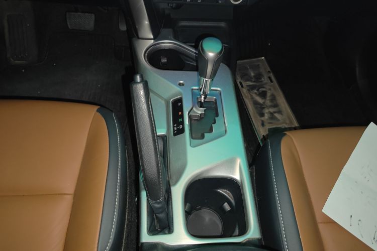RAV4 2016 immagine di auto #14