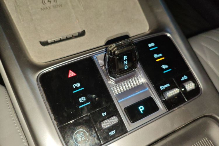 BYD Seal 07 DM-i 2025 #14 BYD Seal 07 DM-i 2025 car image #14