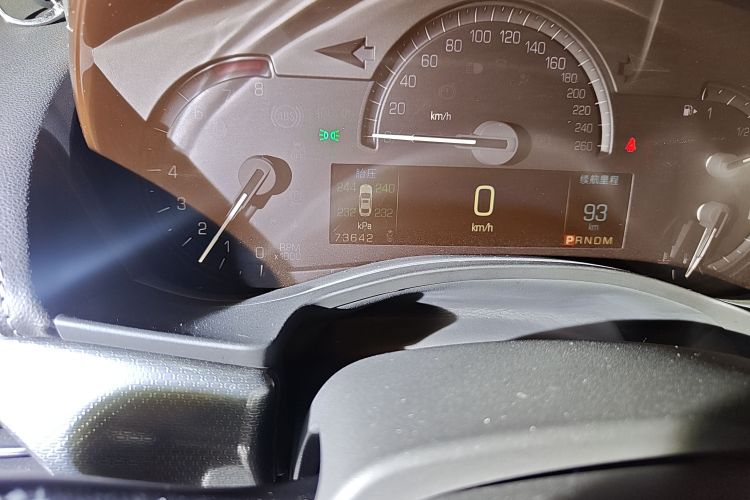 2015 car image #14