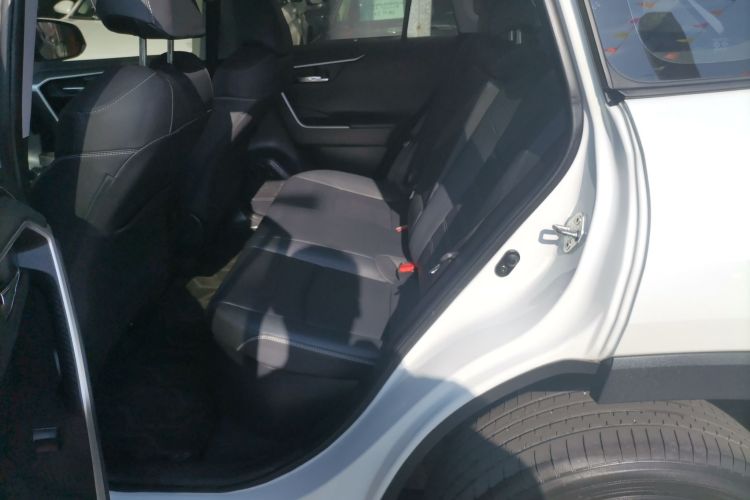 Toyota RAV4 2022 car image #14