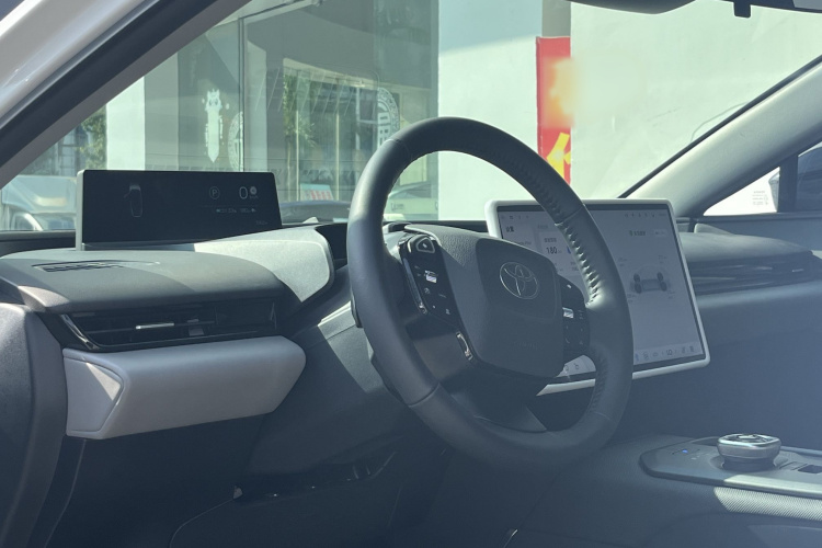 Toyota bZ5 2025 car image #14