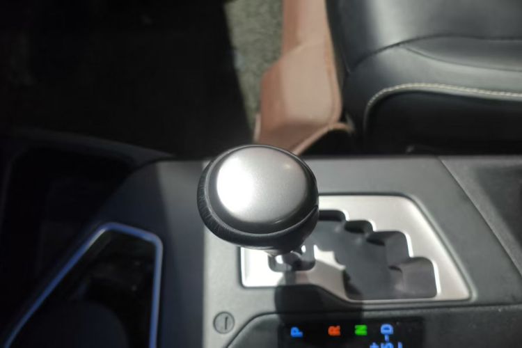 RAV4 2017 #14 RAV4 2017 car image #14
