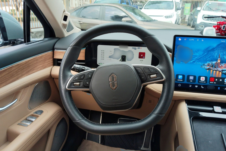 2023 car image #14