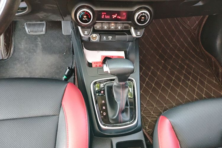 Kia Rio Cross 2018 صورة سيارة #14