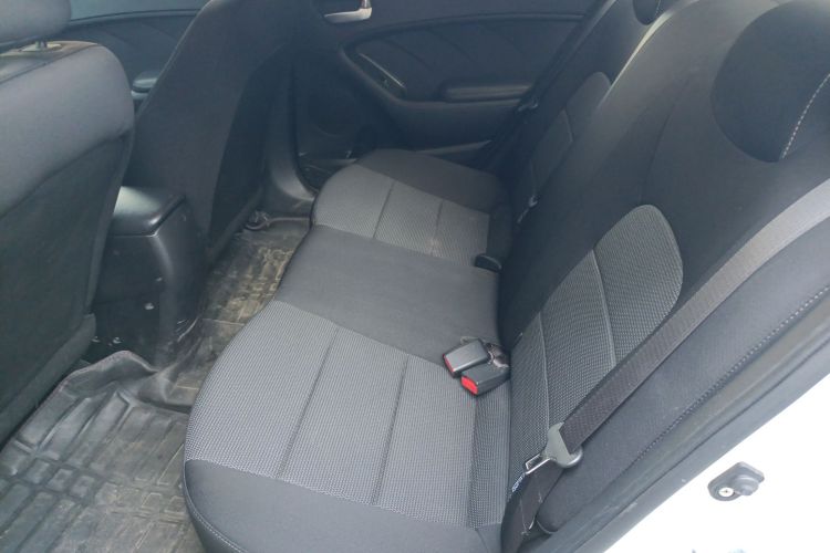 Kia K3 2018 car image #14