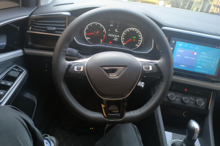 VS5 2024 car image #14