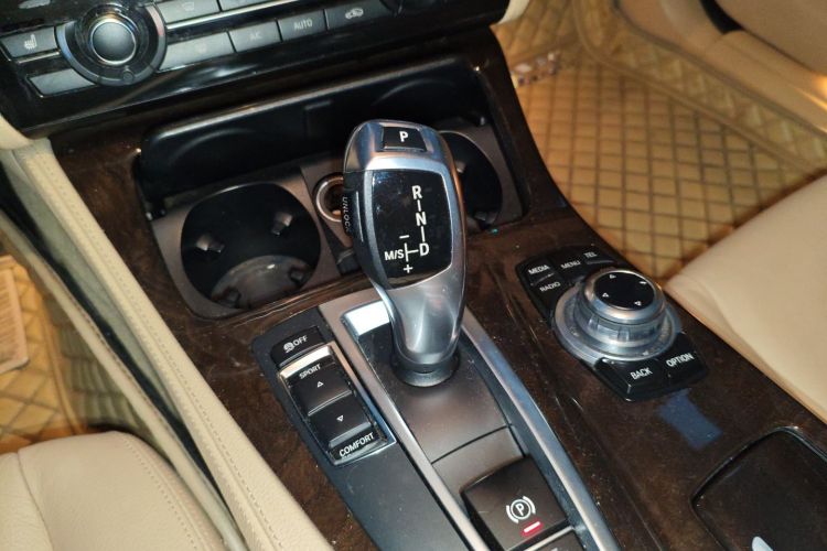BMW 5 Series 2016 #14 BMW 5 Series 2016 car image #14