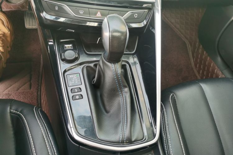 Peugeot 308 2017 #14 Peugeot 308 2017 car image #14