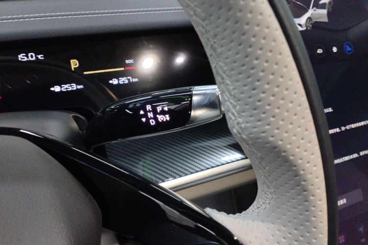 哪吒汽车 哪吒S猎装 2025 汽车图片 #14