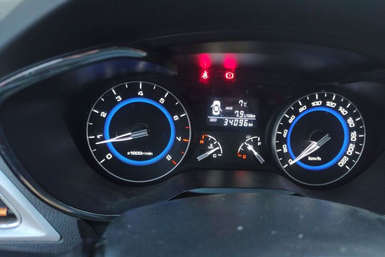 Changan Alsvin V7 2015 car image #14