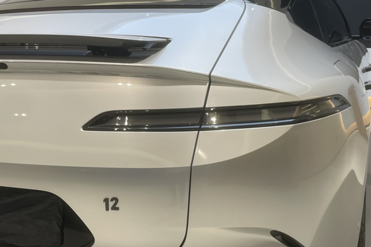 Avatr 12 2024 car image #14