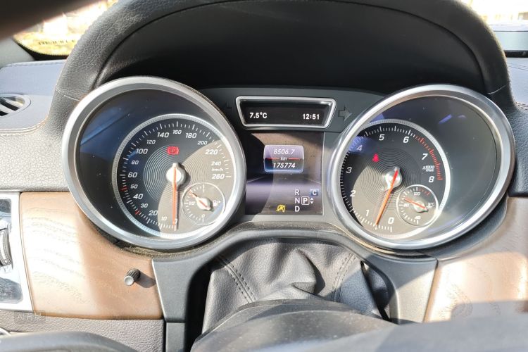 Mercedes-Benz GLS Class 2017 car image #14