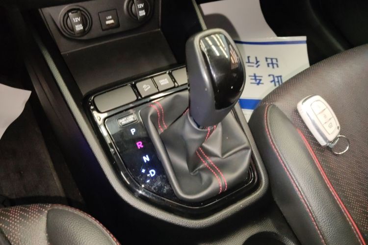Hyundai ix25 2018 #14 Hyundai ix25 2018 car image #14